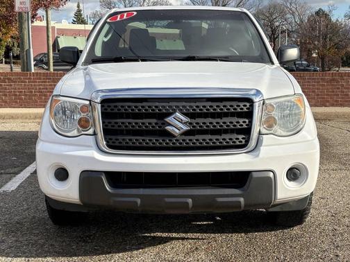 Glacier White 2011 Suzuki Equator Base 4x2 4dr Extended Cab 6.1 ft. SB