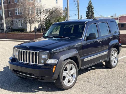 Blackberry Pearlcoat 2011 Jeep Liberty Sport