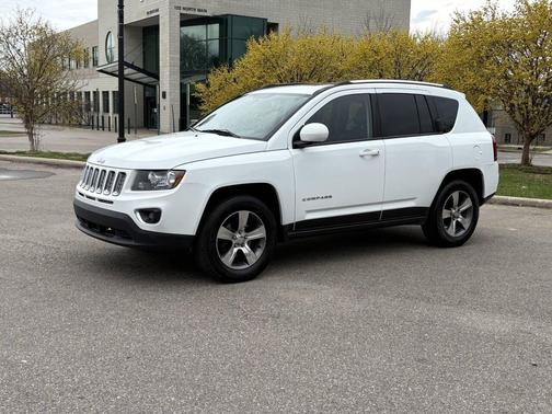 Bright White Clearcoat 2017 Jeep Compass High Altitude