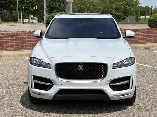 Polaris White 2017 Jaguar F-PACE 20d R-Sport