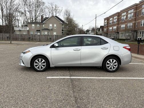 Classic Silver Metallic 2015 Toyota Corolla LE