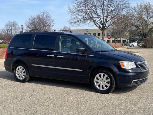 2011 Chrysler Town & Country Touring-L