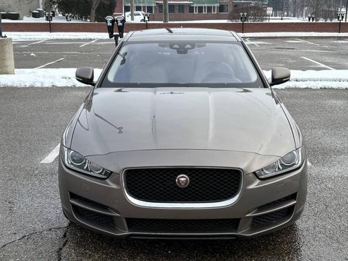 2017 Jaguar XE 25t Premium