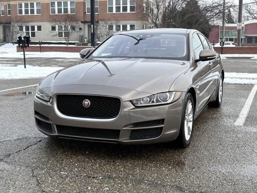 2017 Jaguar XE 25t Premium