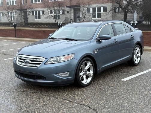 Tuxedo Black Metallic 2010 Ford Taurus SHO