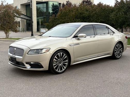 2017 Lincoln Continental Select