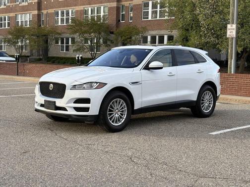 Fuji White 2019 Jaguar F-PACE 25t
