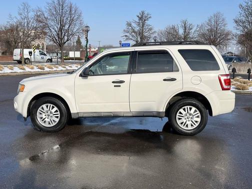 White 2009 Ford Escape XLT