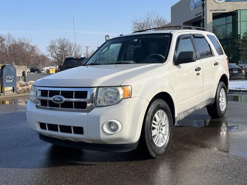 White 2009 Ford Escape XLT