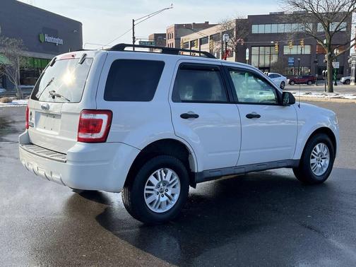 White 2009 Ford Escape XLT
