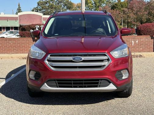 Ruby Red Metallic Tinted Clearcoat 2017 Ford Escape SE