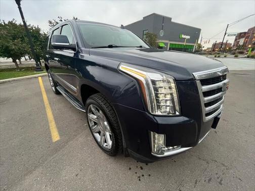 2017 Cadillac Escalade Luxury