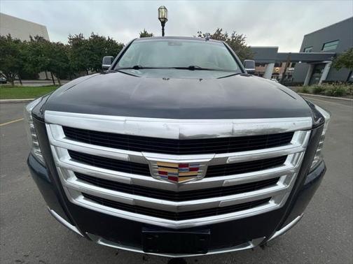 2017 Cadillac Escalade Luxury