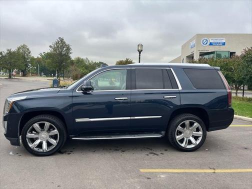 2017 Cadillac Escalade Luxury