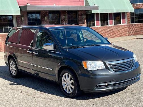 2011 Chrysler Town & Country Touring-L