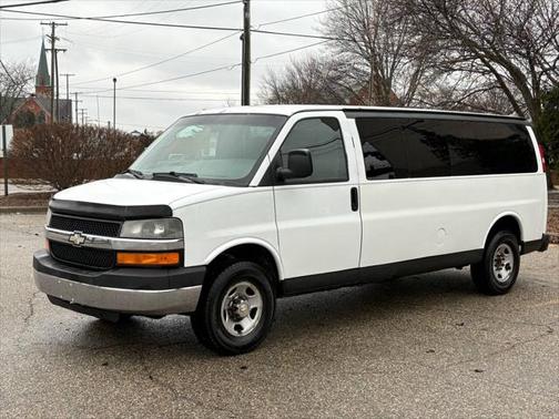 2008 Chevrolet Express 3500 LS Extended Wagon