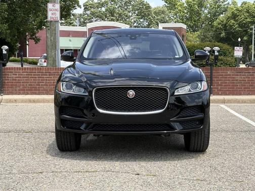 Black 2017 Jaguar F-PACE 35t Premium