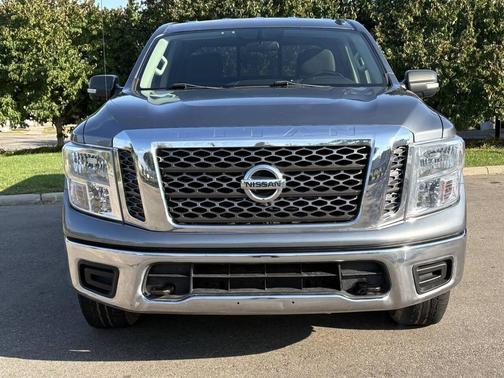 2018 Nissan Titan SV