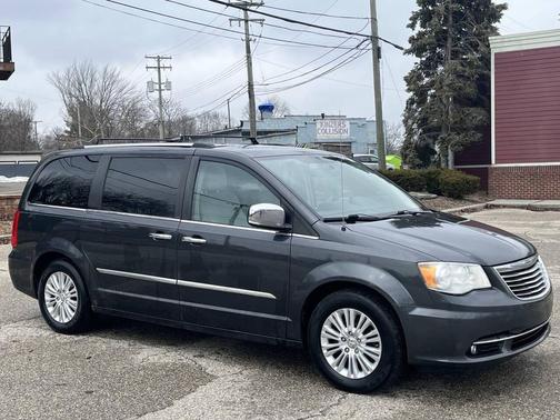 2012 Chrysler Town & Country Limited