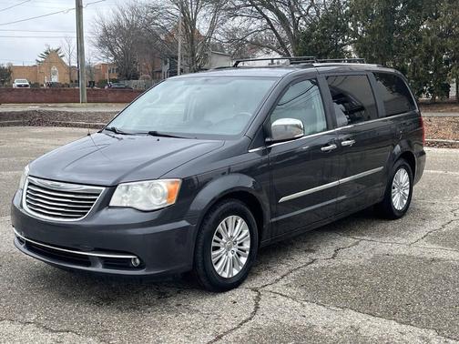 2012 Chrysler Town & Country Limited