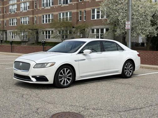 White Platinum Tri-Coat 2017 Lincoln Continental Premiere
