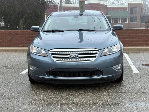 2010 Ford Taurus SHO