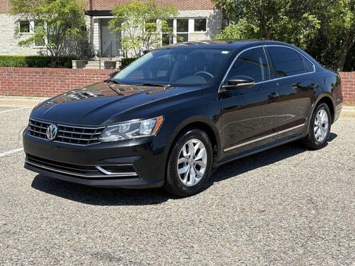 2016 Volkswagen Passat 1.8T S