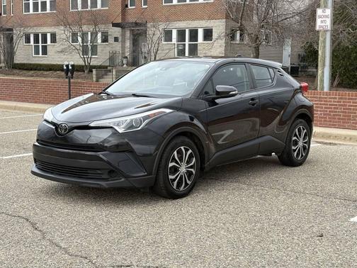 Black Sand Pearl 2019 Toyota C-HR LE