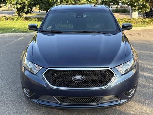 2016 Ford Taurus SHO