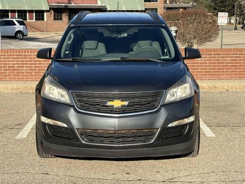 Gray 2014 Chevrolet Traverse LS