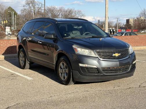 Gray 2014 Chevrolet Traverse LS