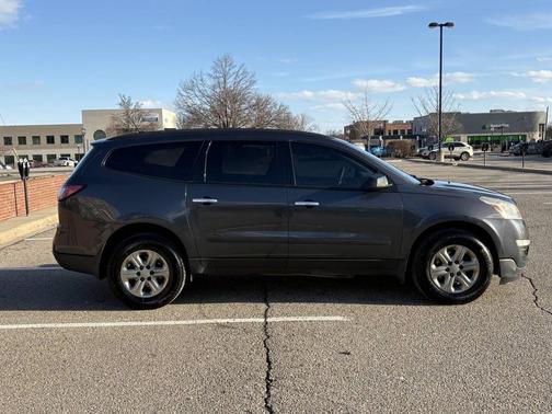 Gray 2014 Chevrolet Traverse LS