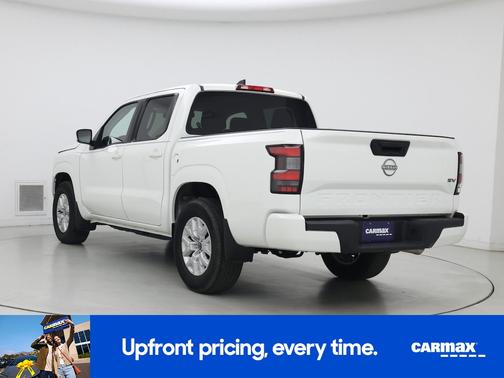 White 2022 Nissan Frontier SV