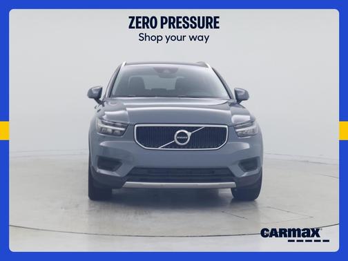 Gray 2020 Volvo XC40 T5 Momentum