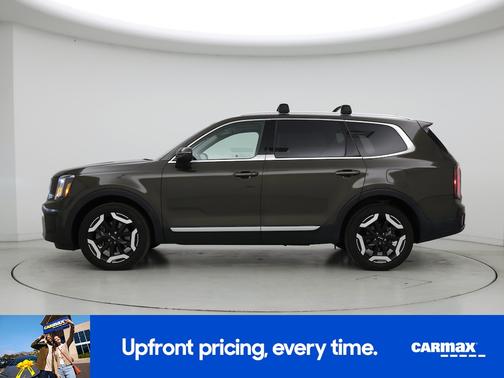 Green 2024 Kia Telluride EX