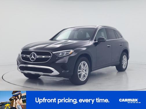 Black 2025 Mercedes-Benz GLC 300