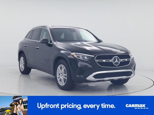 Black 2025 Mercedes-Benz GLC 300