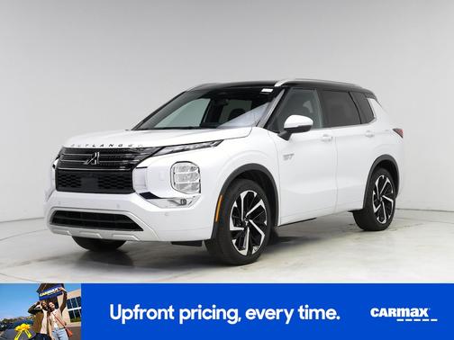 White 2023 Mitsubishi Outlander PHEV SEL