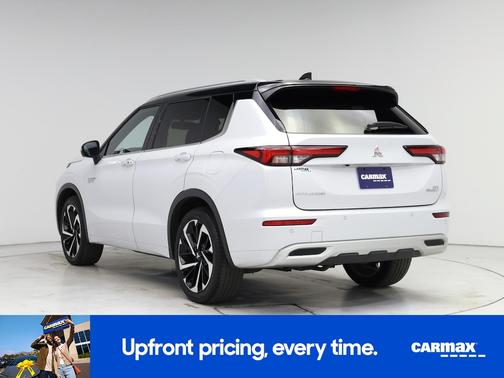 White 2023 Mitsubishi Outlander PHEV SEL