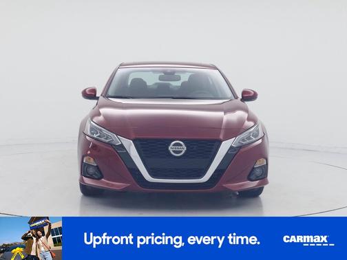 Red 2019 Nissan Altima SV