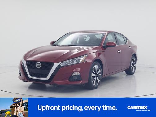 Red 2019 Nissan Altima SV