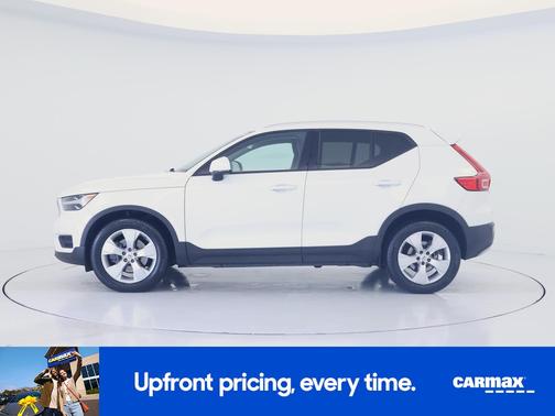 2020 Volvo XC40 T5 Momentum