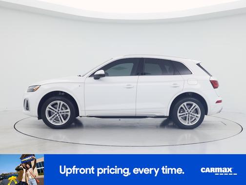 White 2024 Audi Q5 S-Line Premium