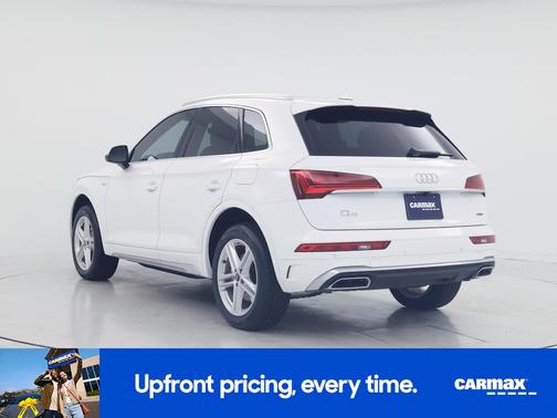 White 2024 Audi Q5 S-Line Premium