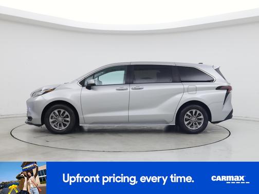 2023 Toyota Sienna LE
