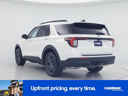 Pearl 2025 Ford Explorer ST-Line