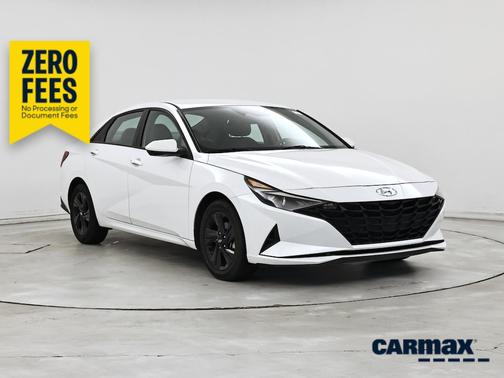 White 2022 Hyundai ELANTRA SEL