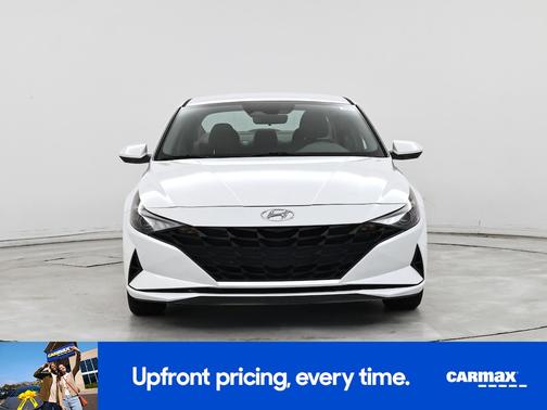 White 2022 Hyundai ELANTRA SEL
