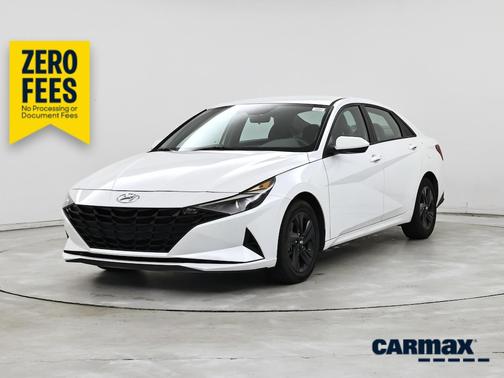 White 2022 Hyundai ELANTRA SEL