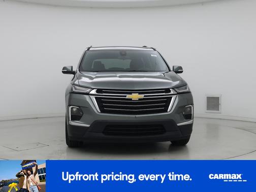 Green 2023 Chevrolet Traverse LT Leather